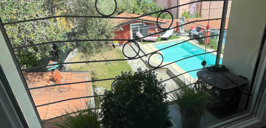 Costa di Cadimare – grande appartamento in trifamiliare con piscina e giardino privati