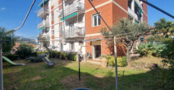 Pegazzano – Ampio 5 vani con doppi servizi e grande giardino