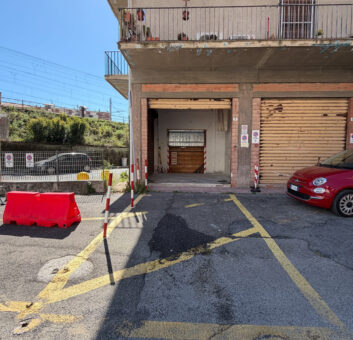 La Scorza – Ampio fondo trasformabile in box auto + antistante posto auto