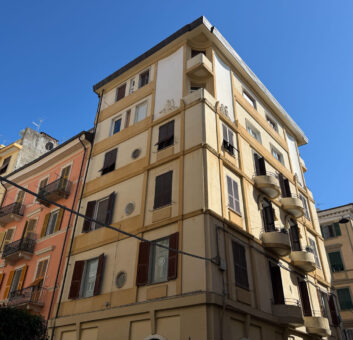 Centro storico – Moderno ampio 4 vani su due livelli, piano ultimo
