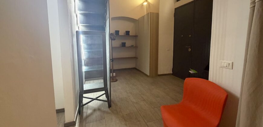 Centro storico – ampio e suggestivo 2,5 vani a destinazione ricettiva