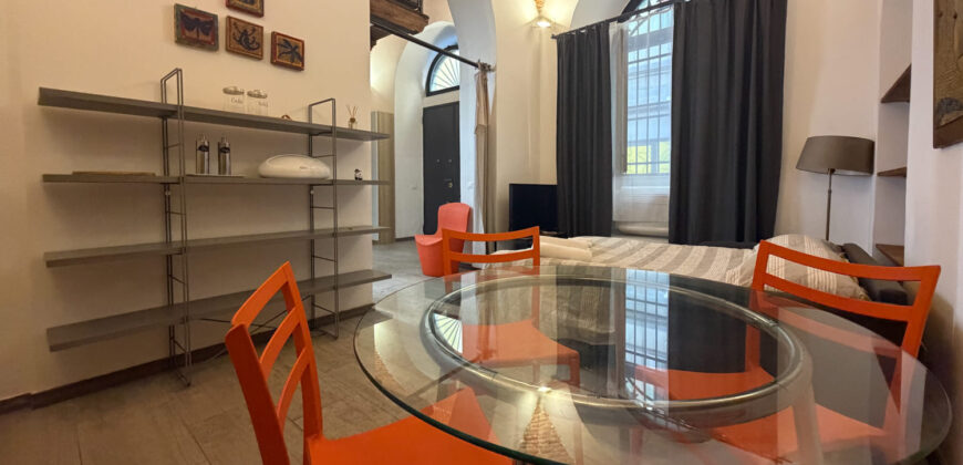 Centro storico – ampio e suggestivo 2,5 vani a destinazione ricettiva