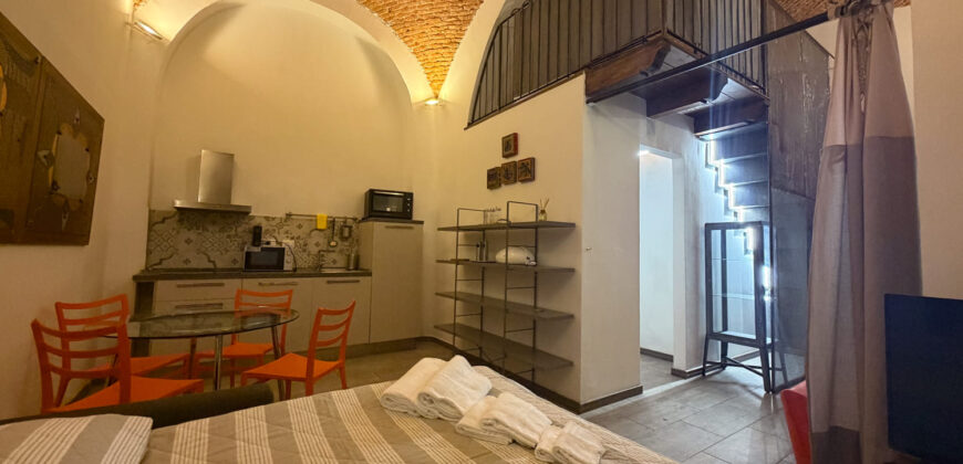 Centro storico – ampio e suggestivo 2,5 vani a destinazione ricettiva