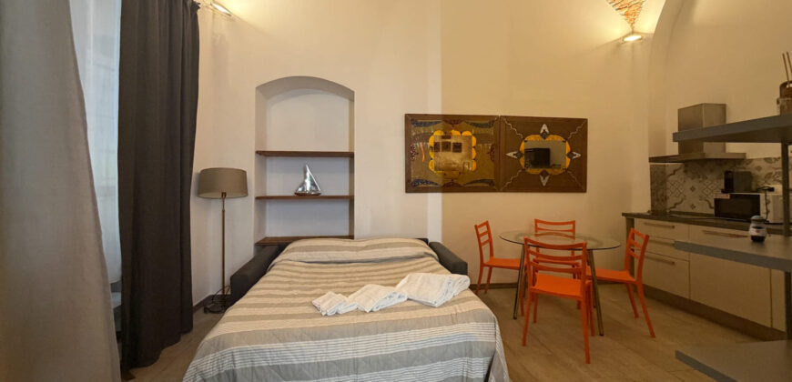 Centro storico – ampio e suggestivo 2,5 vani a destinazione ricettiva