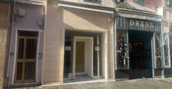 Via Prione – fondo commerciale di 70 mq. con bagno e corte