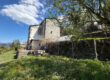 Corvara di Beverino – grande antica casa di borgo, in sasso. Ideale per struttura ricettiva
