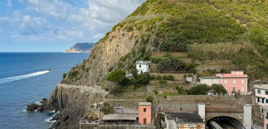 5 terre – Riomaggiore – ampio trilocale con terrazza vivibile
