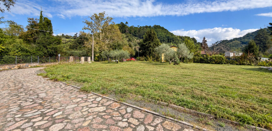 Ressora di Arcola – pregiata indipendente 4 vani con ampio terreno