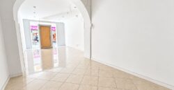 Via Prione – fondo commerciale di 70 mq. con bagno e corte
