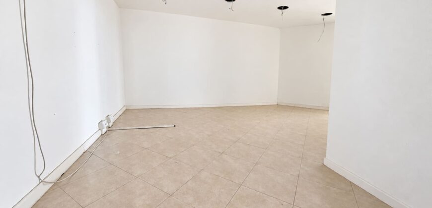 Via Prione – fondo commerciale di 70 mq. con bagno e corte