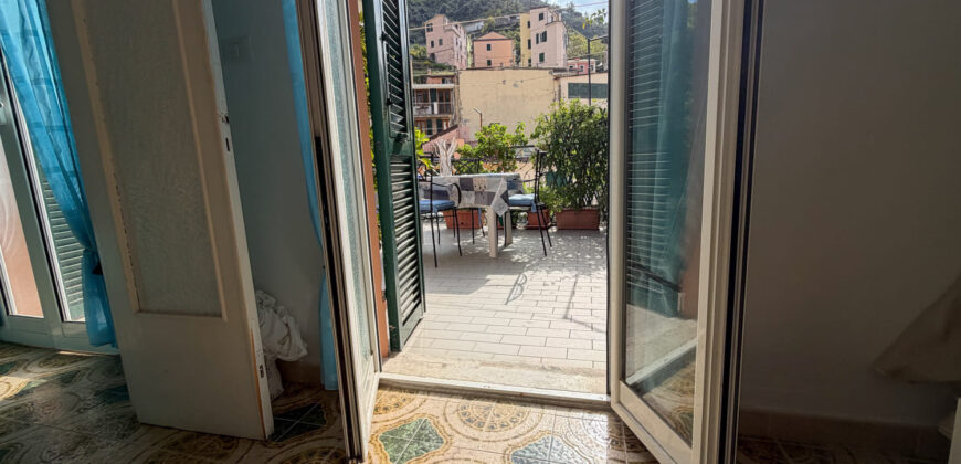5 terre – Riomaggiore – ampio trilocale con terrazza vivibile