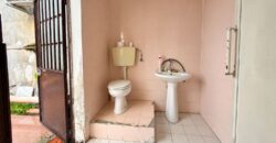 Via Prione – fondo commerciale di 70 mq. con bagno e corte