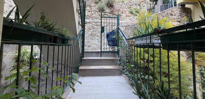 5 terre – Riomaggiore – ampio trilocale con terrazza vivibile