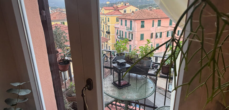 Migliarina – stupendo appartamento di ampi 3,5 vani con 2 balconi, ballatoio e terrazza a tasca